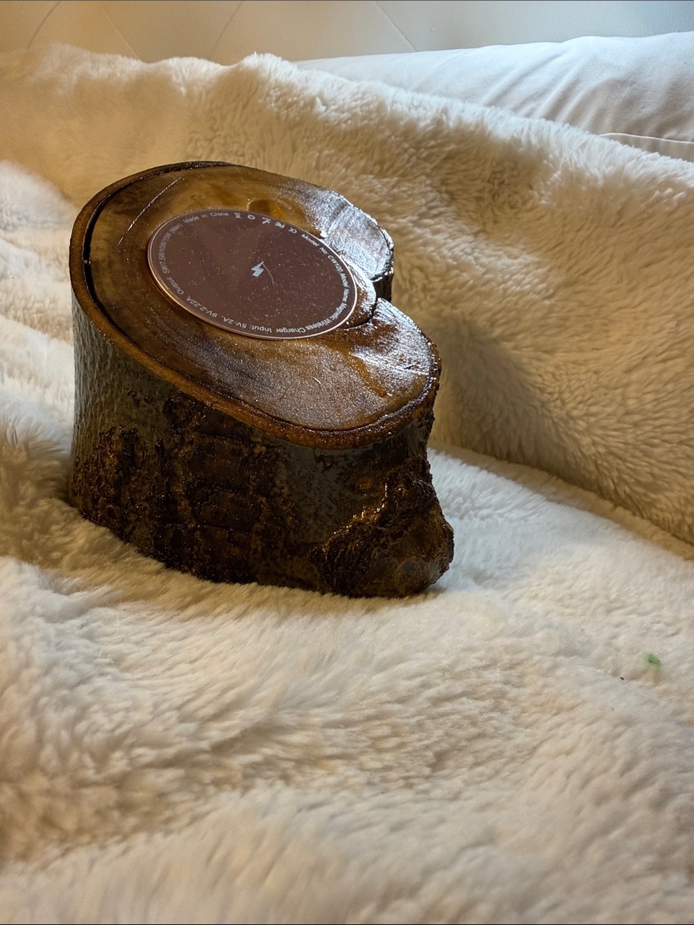 Aspen wood phone charger - Picture 2 of 7